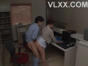Người đẹp tóc ngắn có khí chất tốt nhất "Mila" có thân hình nhỏ nhắn và ham muốn tình dục mạnh mẽ. Cô ấy mặc đồ lót hở đáy gợi cảm và nâng mông lên để thụt tháo. Nút rung hậu môn được người đàn ông mặc áo sơ mi chơi theo nhiều cách khác nhau và cưỡi nó từ phía sau...
